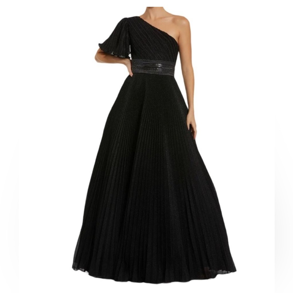 Make an offer! Mac Duggal Black Shimmering Evening Gown